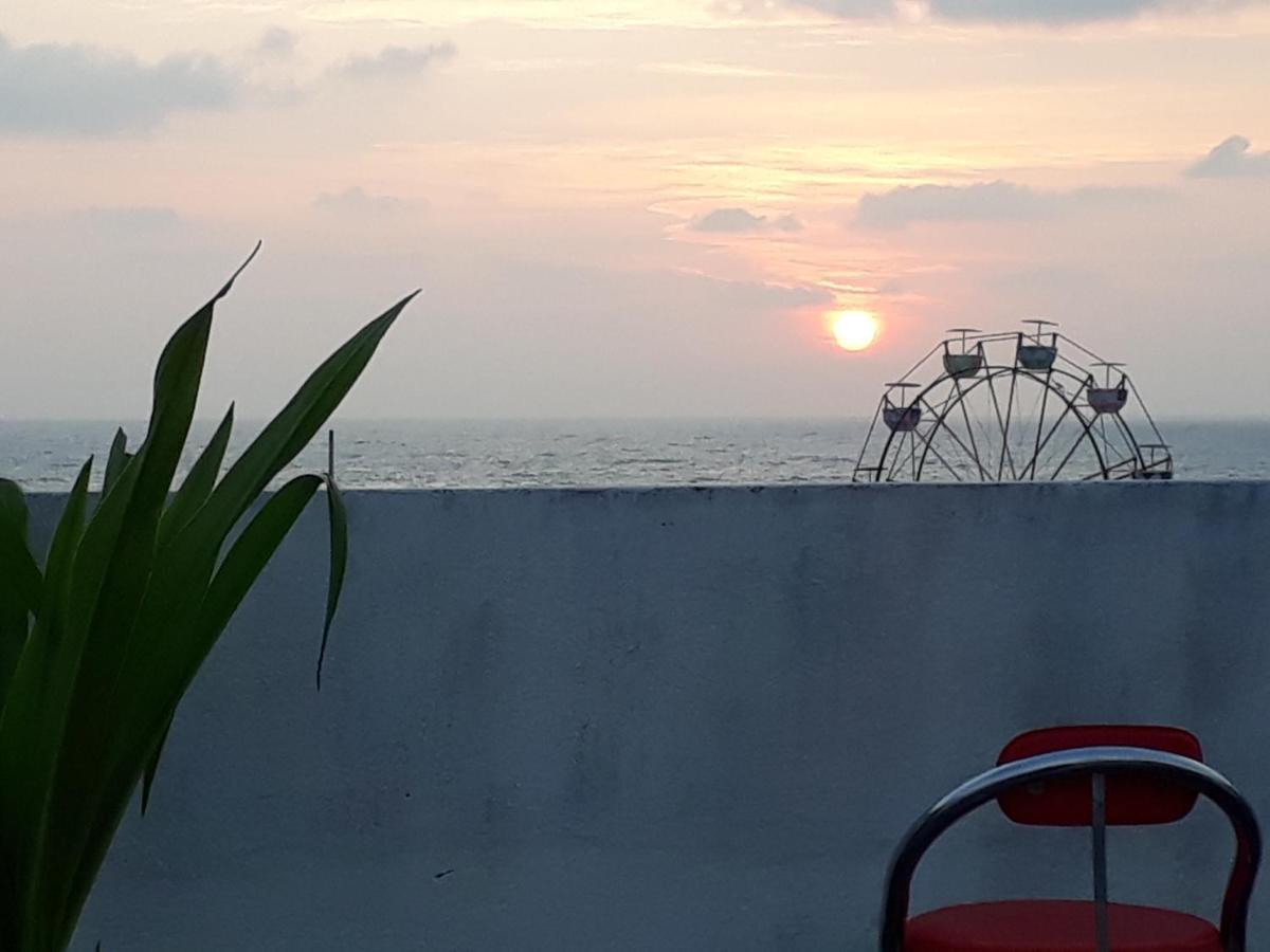 Kolam Elliots Beach Chennai Eksteriør billede